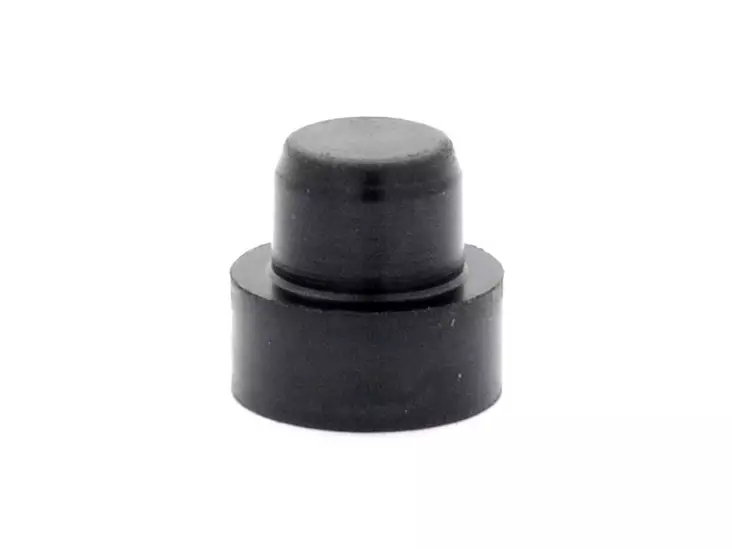 Suzuki DF8–25 tyhjäkäyntisuuttimen kanavan tulppa - Suzuki OEM Perämoottorin Polttoaineosat - 13239-94J00-000 - 1