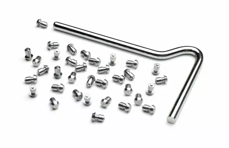 Husqvarna Metsurikenkien Nastasarja, 50 nastaa + työkalu - Kengät ja Saappaat metsätöihin - 5872581-01 - 1