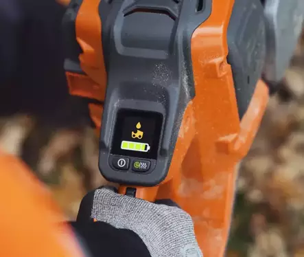 Husqvarna 550i XPG 15" Akkukäyttöinen moottorisaha - Akkukäyttöiset moottorisahat - 9707460-15 - 2