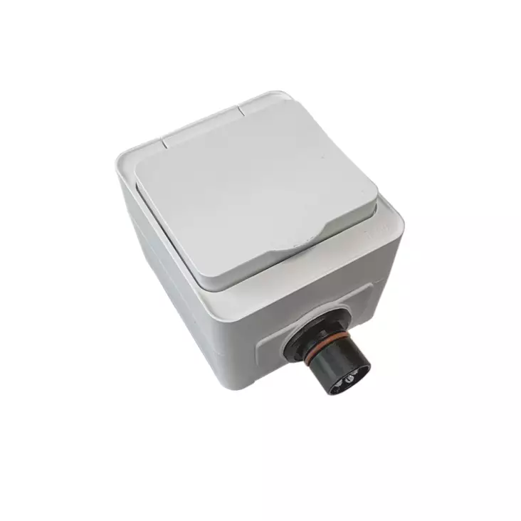 DEFA Pistorasia kannella - Venesähkötarvikkeet - 1210-718877 - 1