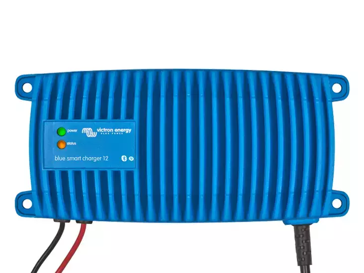 Victron Energy Blue Smart IP67 12V 17A akkulaturi - Akkulaturit - 1702-87257 - 1