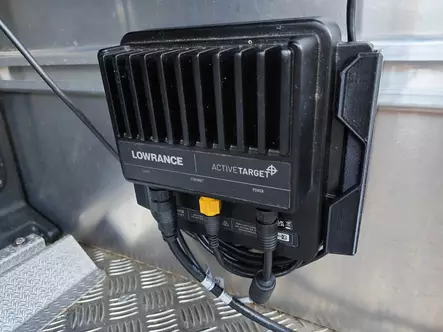 Lowrance Activetarget Box Pikakiinnike Seinäasennus - Kaikuluotainten jalustat ja kiinnikkeet - BOX-AT-KIINNIKE - 2