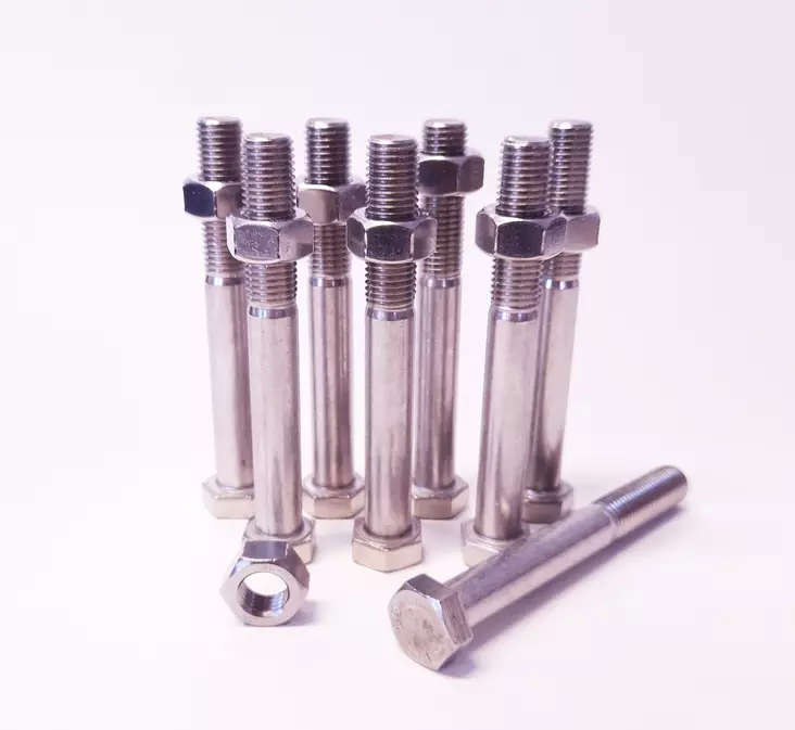 Laiturin pulttisarja muttereilla - Venekiinnikkeet ja pientarvikkeet - A4-16X130M - 1